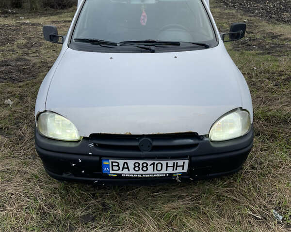 Белый Опель Комбо груз.-пасс., объемом двигателя 1.4 л и пробегом 383 тыс. км за 1300 $, фото 1 на Automoto.ua