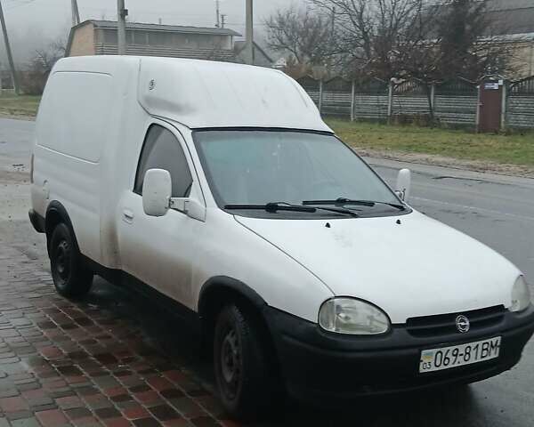 Білий Опель Комбо вант.-пас., об'ємом двигуна 1.4 л та пробігом 200 тис. км за 900 $, фото 1 на Automoto.ua