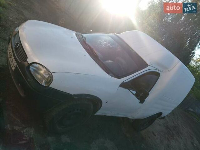 Білий Опель Комбо вант.-пас., об'ємом двигуна 1.4 л та пробігом 100 тис. км за 1000 $, фото 1 на Automoto.ua