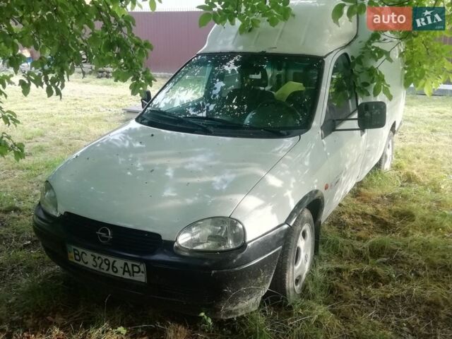 Белый Опель Комбо груз.-пасс., объемом двигателя 1.69 л и пробегом 420 тыс. км за 1650 $, фото 1 на Automoto.ua