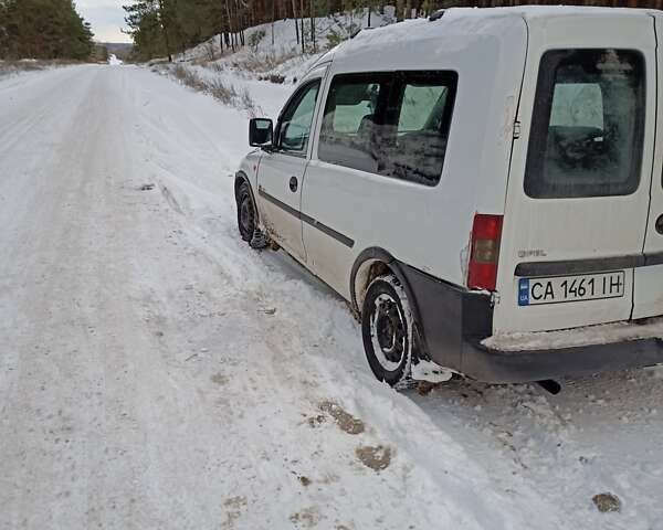 Білий Опель Комбо вант.-пас., об'ємом двигуна 1.7 л та пробігом 455 тис. км за 3100 $, фото 1 на Automoto.ua