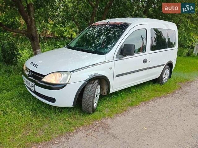 Білий Опель Комбо вант.-пас., об'ємом двигуна 1.7 л та пробігом 570 тис. км за 2750 $, фото 1 на Automoto.ua