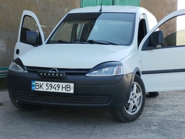 Білий Опель Комбо вант.-пас., об'ємом двигуна 1.7 л та пробігом 440 тис. км за 2950 $, фото 1 на Automoto.ua