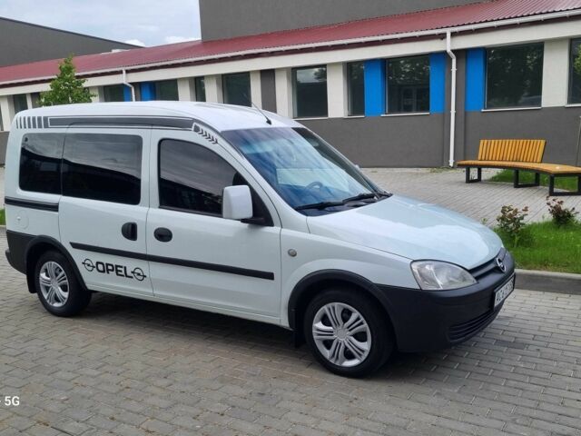 Білий Опель Комбо вант.-пас., об'ємом двигуна 1.7 л та пробігом 300 тис. км за 2999 $, фото 1 на Automoto.ua