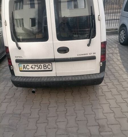 Белый Опель Комбо груз.-пасс., объемом двигателя 1.7 л и пробегом 345 тыс. км за 3150 $, фото 1 на Automoto.ua