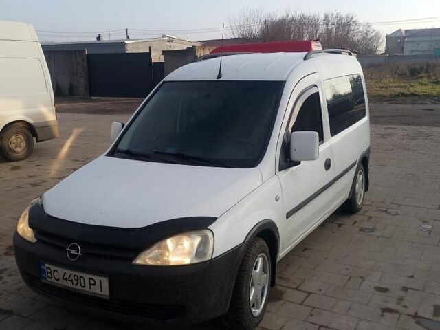 Білий Опель Комбо вант.-пас., об'ємом двигуна 1.7 л та пробігом 333 тис. км за 3150 $, фото 1 на Automoto.ua