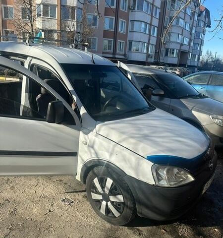 Білий Опель Комбо вант.-пас., об'ємом двигуна 1.69 л та пробігом 207 тис. км за 3700 $, фото 1 на Automoto.ua