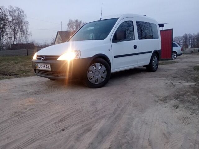 Белый Опель Комбо груз.-пасс., объемом двигателя 1.2 л и пробегом 340 тыс. км за 3400 $, фото 1 на Automoto.ua