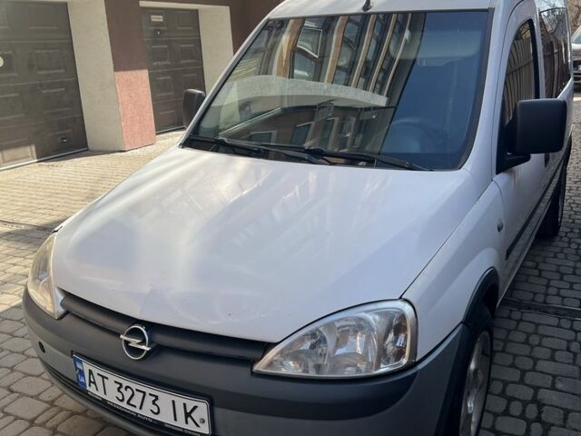 Белый Опель Комбо груз.-пасс., объемом двигателя 1.2 л и пробегом 320 тыс. км за 3450 $, фото 1 на Automoto.ua