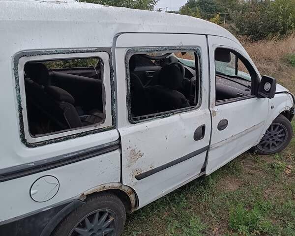 Білий Опель Комбо вант.-пас., об'ємом двигуна 1.3 л та пробігом 500 тис. км за 575 $, фото 1 на Automoto.ua