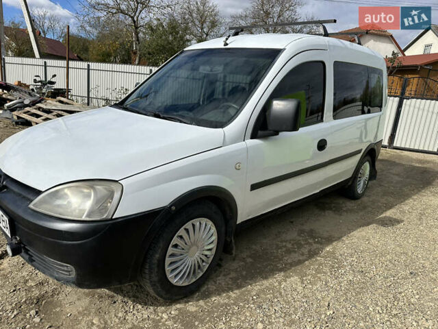 Білий Опель Комбо вант.-пас., об'ємом двигуна 1.25 л та пробігом 290 тис. км за 3200 $, фото 1 на Automoto.ua