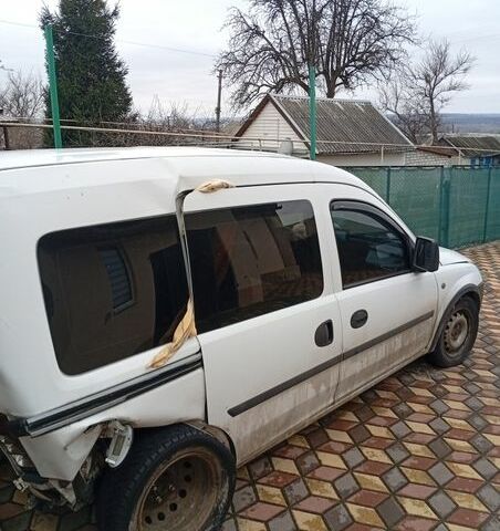 Білий Опель Комбо вант.-пас., об'ємом двигуна 1.25 л та пробігом 390 тис. км за 1200 $, фото 1 на Automoto.ua