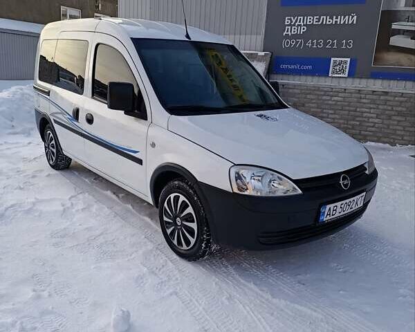 Білий Опель Комбо вант.-пас., об'ємом двигуна 1.3 л та пробігом 218 тис. км за 3400 $, фото 1 на Automoto.ua