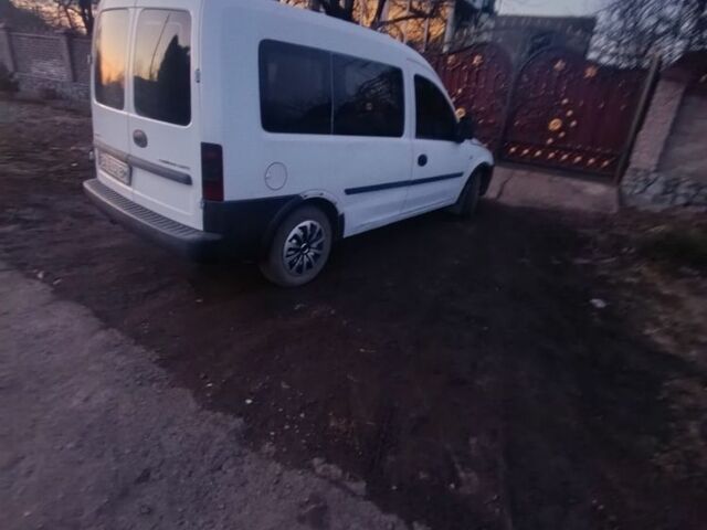 Білий Опель Комбо вант.-пас., об'ємом двигуна 1.2 л та пробігом 350 тис. км за 3200 $, фото 1 на Automoto.ua