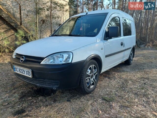 Білий Опель Комбо вант.-пас., об'ємом двигуна 1.25 л та пробігом 315 тис. км за 2700 $, фото 1 на Automoto.ua