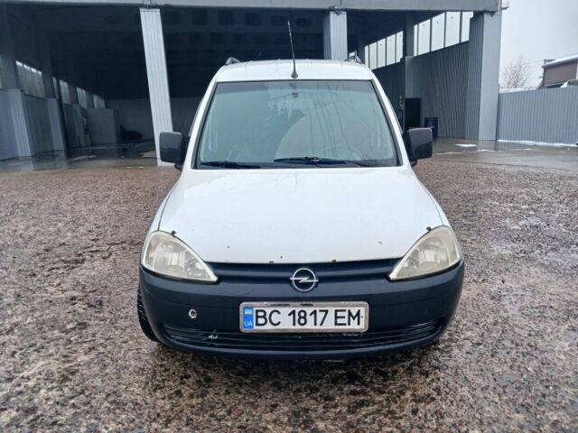 Белый Опель Комбо груз.-пасс., объемом двигателя 1.7 л и пробегом 285 тыс. км за 3300 $, фото 1 на Automoto.ua