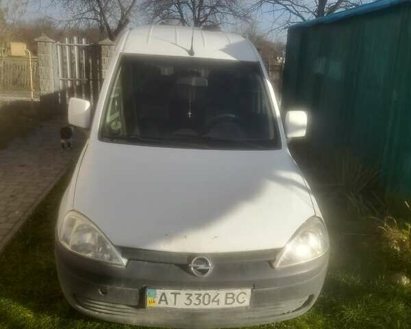 Білий Опель Комбо вант.-пас., об'ємом двигуна 1.3 л та пробігом 255 тис. км за 2600 $, фото 1 на Automoto.ua
