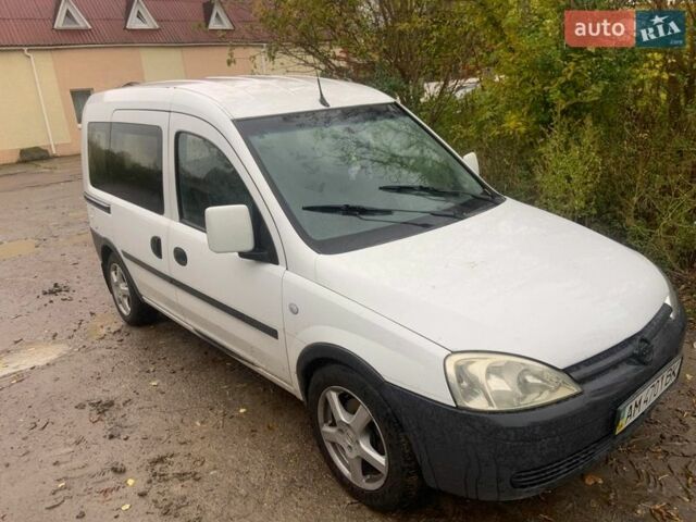 Білий Опель Комбо вант.-пас., об'ємом двигуна 1.25 л та пробігом 444 тис. км за 3500 $, фото 1 на Automoto.ua