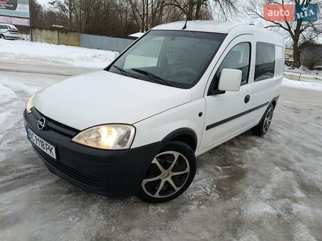 Білий Опель Комбо вант.-пас., об'ємом двигуна 1.3 л та пробігом 300 тис. км за 3350 $, фото 1 на Automoto.ua