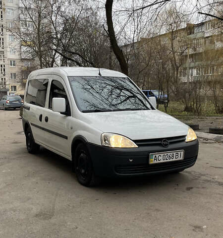 Білий Опель Комбо вант.-пас., об'ємом двигуна 1.25 л та пробігом 365 тис. км за 4000 $, фото 1 на Automoto.ua
