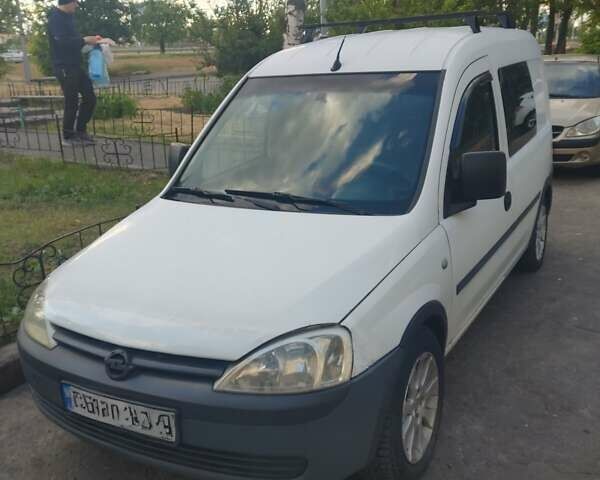 Білий Опель Комбо вант.-пас., об'ємом двигуна 1.2 л та пробігом 447 тис. км за 2500 $, фото 1 на Automoto.ua