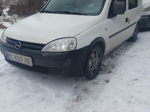 Білий Опель Комбо вант.-пас., об'ємом двигуна 1.3 л та пробігом 315 тис. км за 2999 $, фото 1 на Automoto.ua