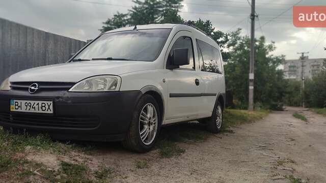 Білий Опель Комбо вант.-пас., об'ємом двигуна 0 л та пробігом 379 тис. км за 4500 $, фото 1 на Automoto.ua