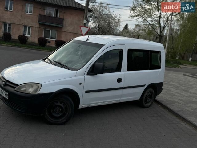 Білий Опель Комбо вант.-пас., об'ємом двигуна 1.2 л та пробігом 252 тис. км за 4200 $, фото 1 на Automoto.ua