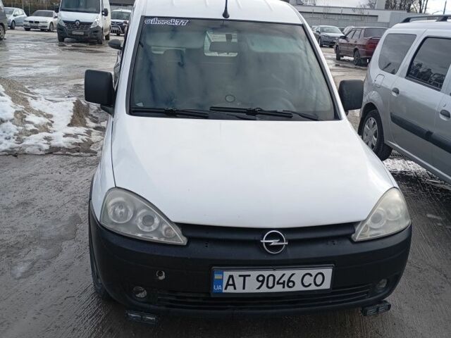 Білий Опель Комбо вант.-пас., об'ємом двигуна 2 л та пробігом 260 тис. км за 3500 $, фото 1 на Automoto.ua