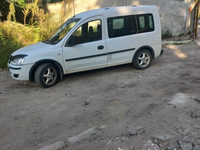 Білий Опель Комбо вант.-пас., об'ємом двигуна 0 л та пробігом 380 тис. км за 3400 $, фото 1 на Automoto.ua