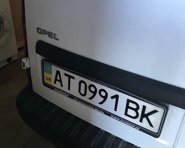 Белый Опель Комбо груз.-пасс., объемом двигателя 1.25 л и пробегом 130 тыс. км за 4200 $, фото 1 на Automoto.ua