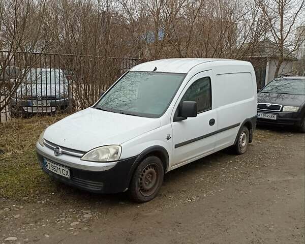 Белый Опель Комбо груз.-пасс., объемом двигателя 1.25 л и пробегом 360 тыс. км за 2700 $, фото 1 на Automoto.ua