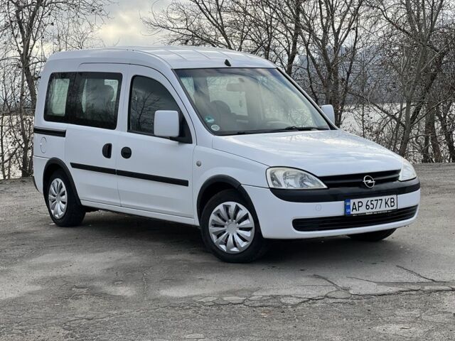 Білий Опель Комбо вант.-пас., об'ємом двигуна 1.2 л та пробігом 267 тис. км за 4000 $, фото 1 на Automoto.ua