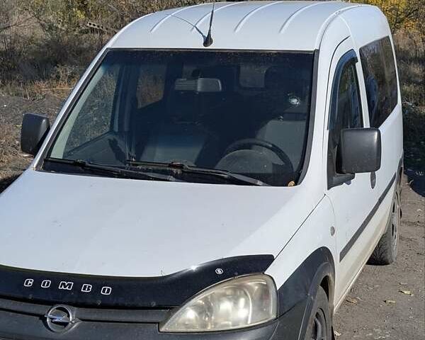 Білий Опель Комбо вант.-пас., об'ємом двигуна 1.69 л та пробігом 339 тис. км за 4500 $, фото 1 на Automoto.ua