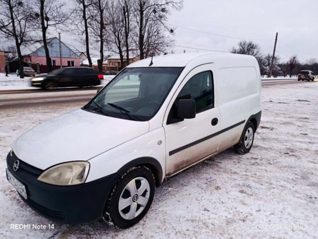 Білий Опель Комбо вант.-пас., об'ємом двигуна 1.2 л та пробігом 224 тис. км за 2950 $, фото 1 на Automoto.ua