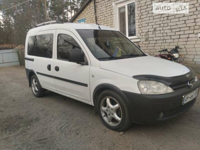 Белый Опель Комбо груз.-пасс., объемом двигателя 0 л и пробегом 244 тыс. км за 5300 $, фото 1 на Automoto.ua