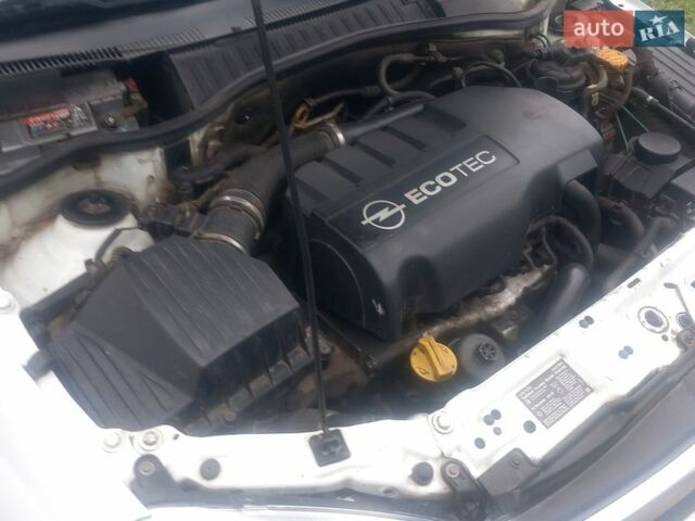 Білий Опель Комбо вант.-пас., об'ємом двигуна 1.25 л та пробігом 230 тис. км за 4850 $, фото 1 на Automoto.ua