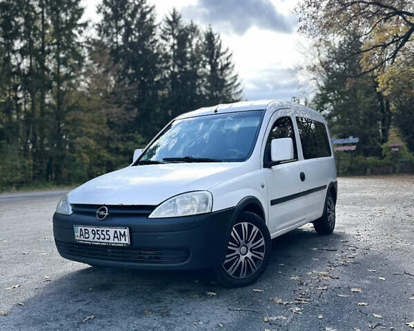 Білий Опель Комбо вант.-пас., об'ємом двигуна 1.7 л та пробігом 441 тис. км за 4099 $, фото 1 на Automoto.ua