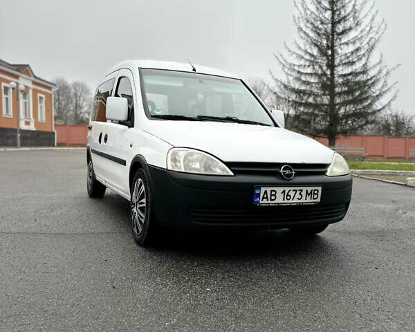 Білий Опель Комбо вант.-пас., об'ємом двигуна 1.7 л та пробігом 441 тис. км за 4999 $, фото 1 на Automoto.ua