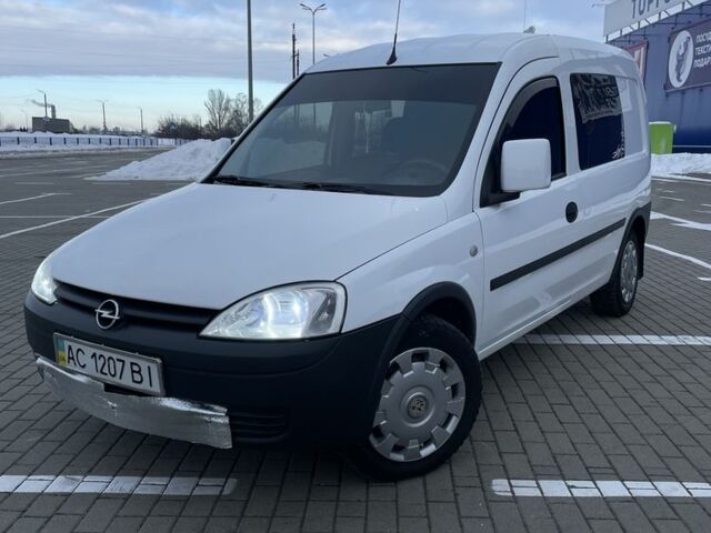 Белый Опель Комбо груз.-пасс., объемом двигателя 1.3 л и пробегом 310 тыс. км за 5500 $, фото 1 на Automoto.ua