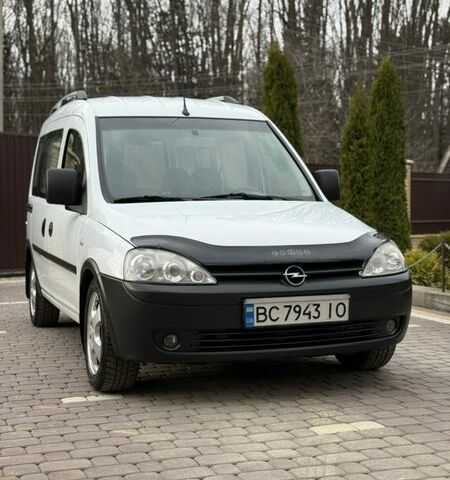 Белый Опель Комбо груз.-пасс., объемом двигателя 1.3 л и пробегом 187 тыс. км за 4950 $, фото 1 на Automoto.ua