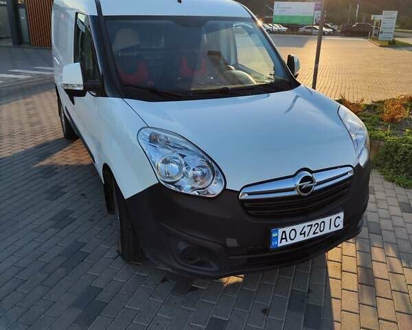 Білий Опель Комбо вант.-пас., об'ємом двигуна 1.2 л та пробігом 382 тис. км за 5900 $, фото 1 на Automoto.ua