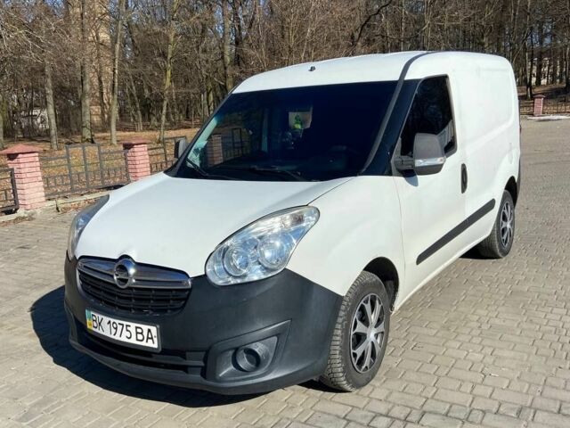 Білий Опель Комбо вант.-пас., об'ємом двигуна 1.2 л та пробігом 340 тис. км за 3850 $, фото 1 на Automoto.ua