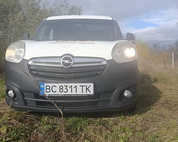 Белый Опель Комбо груз.-пасс., объемом двигателя 1.6 л и пробегом 432 тыс. км за 4500 $, фото 1 на Automoto.ua