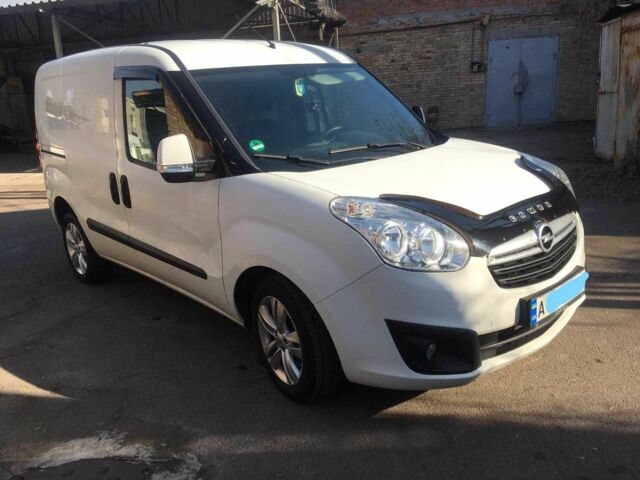 Белый Опель Комбо груз.-пасс., объемом двигателя 1.3 л и пробегом 260 тыс. км за 8143 $, фото 1 на Automoto.ua