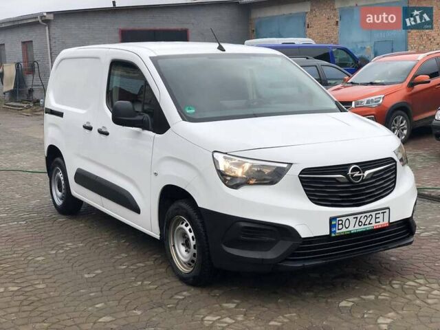 Белый Опель Комбо груз.-пасс., объемом двигателя 1.5 л и пробегом 126 тыс. км за 14400 $, фото 1 на Automoto.ua