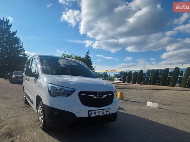 Білий Опель Комбо вант.-пас., об'ємом двигуна 1.5 л та пробігом 60 тис. км за 20452 $, фото 1 на Automoto.ua