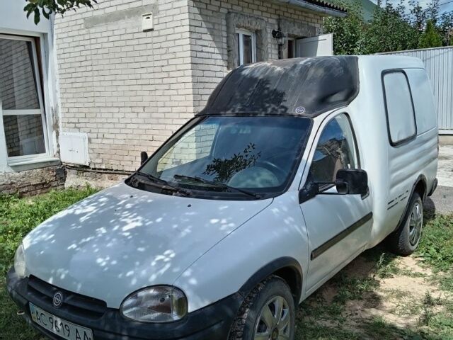 Белый Опель Комбо груз.-пасс., объемом двигателя 0 л и пробегом 345 тыс. км за 1501 $, фото 1 на Automoto.ua
