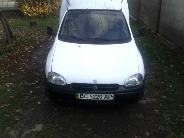 Білий Опель Комбо вант.-пас., об'ємом двигуна 1.4 л та пробігом 379 тис. км за 600 $, фото 1 на Automoto.ua