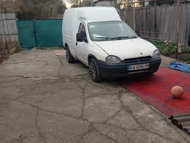 Білий Опель Комбо вант.-пас., об'ємом двигуна 1.7 л та пробігом 333 тис. км за 1129 $, фото 1 на Automoto.ua
